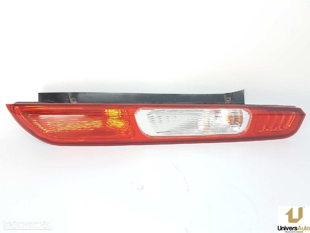 FAROLIM TRASEIRO DIREITO FORD FOCUS BERLINA (CAP) AMBIENTE (D) - 1