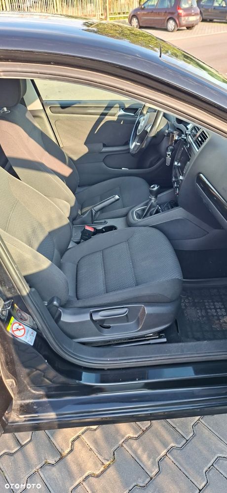 Volkswagen Jetta 1.6 TDI Comfortline - 7