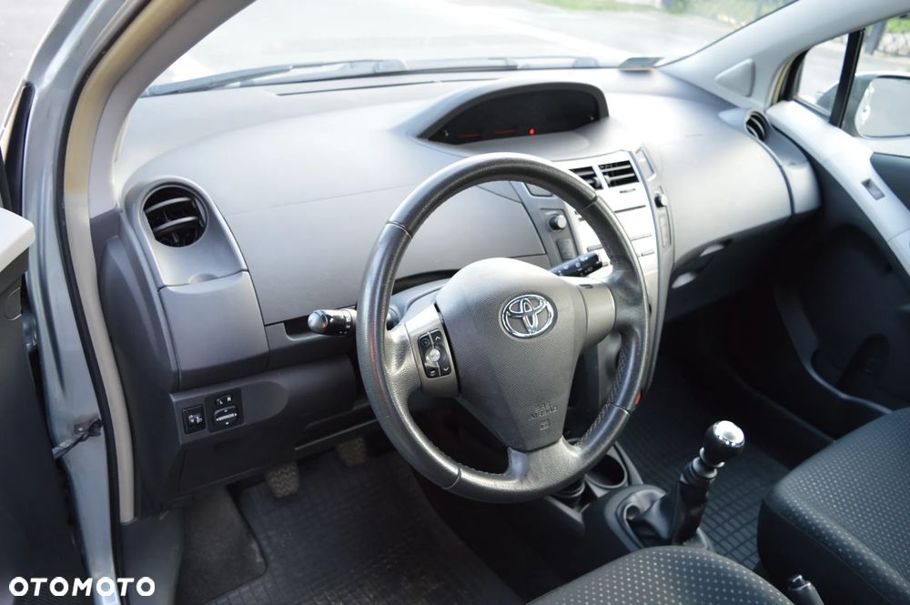 Toyota Yaris - 8