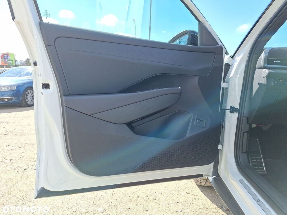 Volkswagen T-Roc - 10