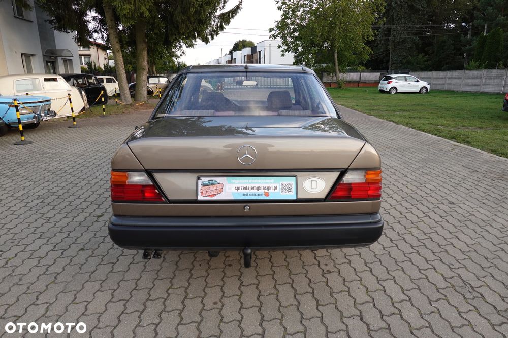 Mercedes-Benz W124 (1984-1993) - 37