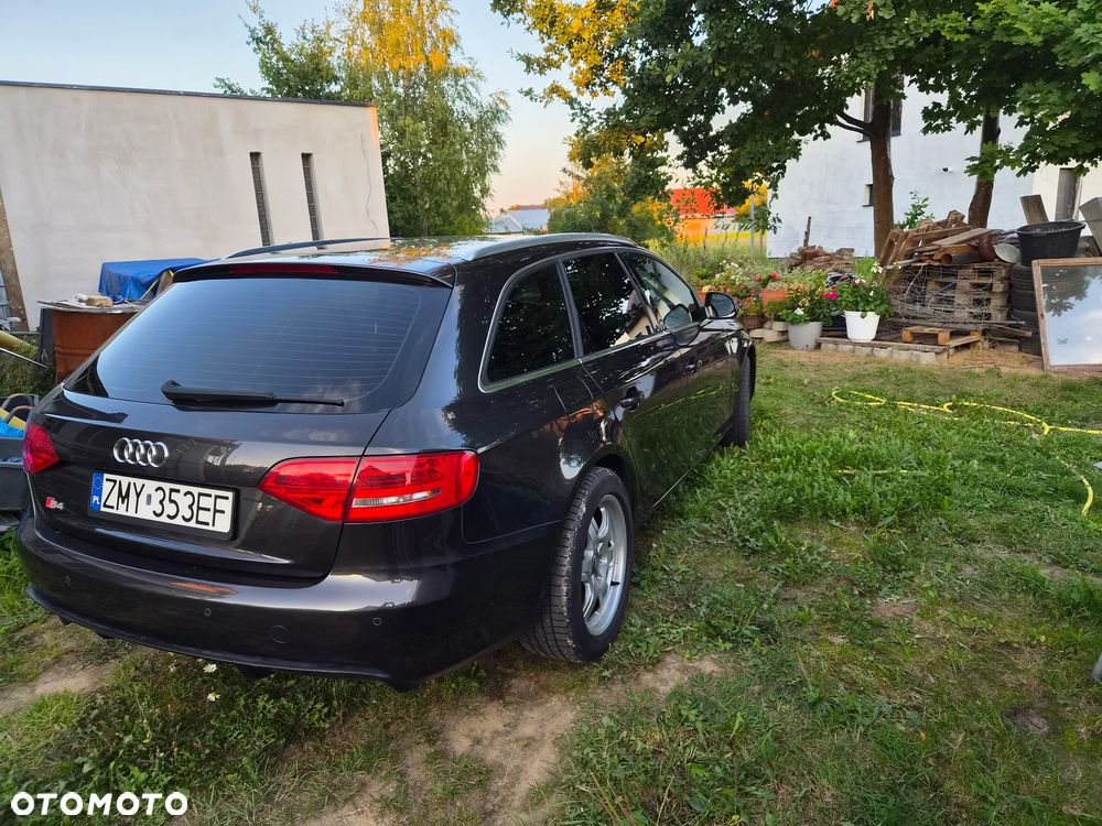 Audi A4 Avant 2.0 TDI - 7