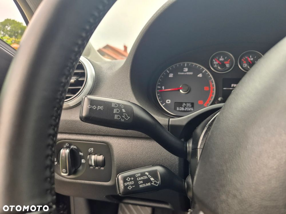 Audi A3 Sportback 1.6 TDI DPF Ambiente - 35