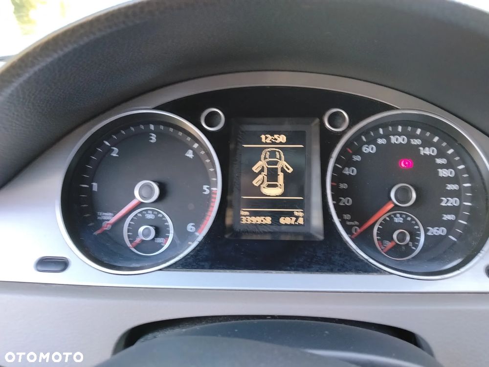 Volkswagen Passat - 8
