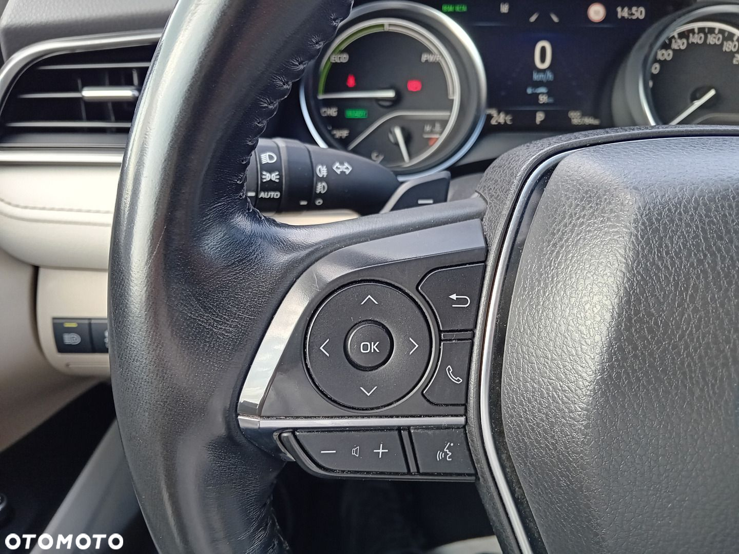 Toyota Camry 2.5 Hybrid Executive CVT - 13