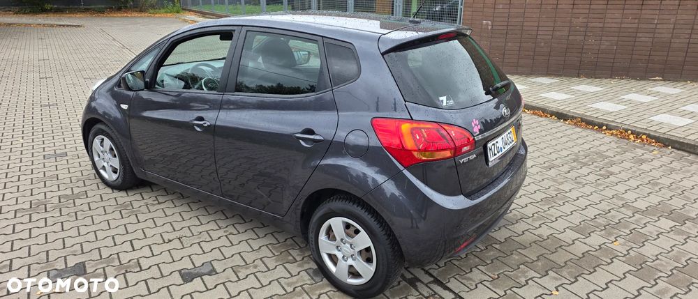 Kia Venga - 4
