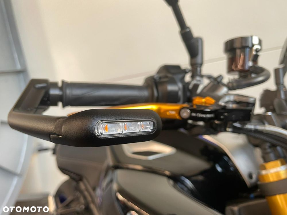 Yamaha MT - 8