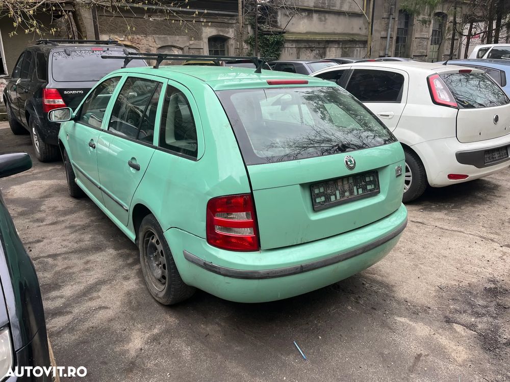 Dezmembrez Skoda Fabia 1 break verde 1,4 16v 2003 - 11