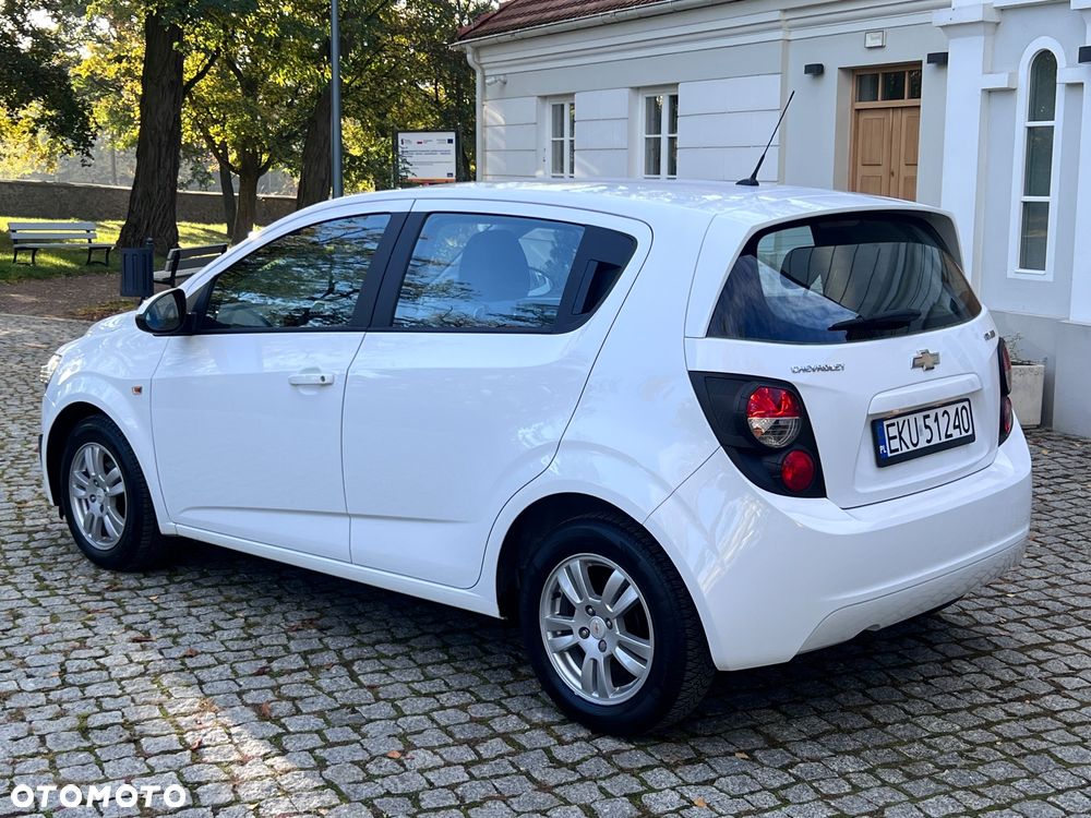 Chevrolet Aveo - 11