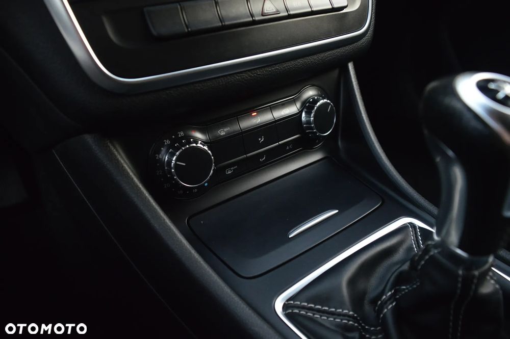 Mercedes-Benz CLA - 24