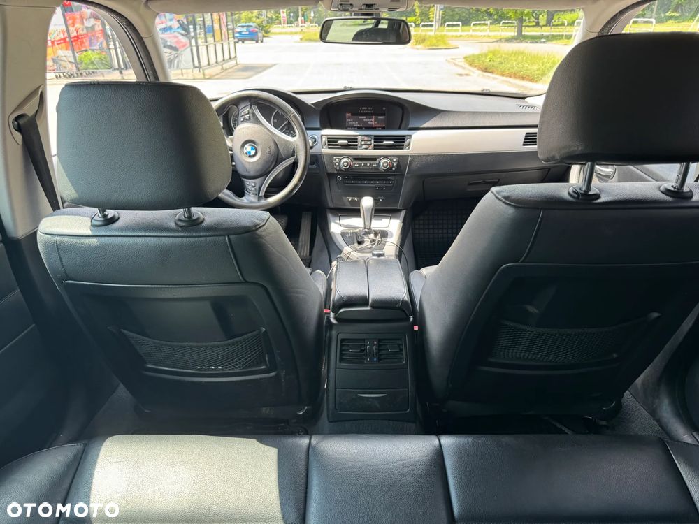 BMW Seria 3 320d DPF Touring - 20