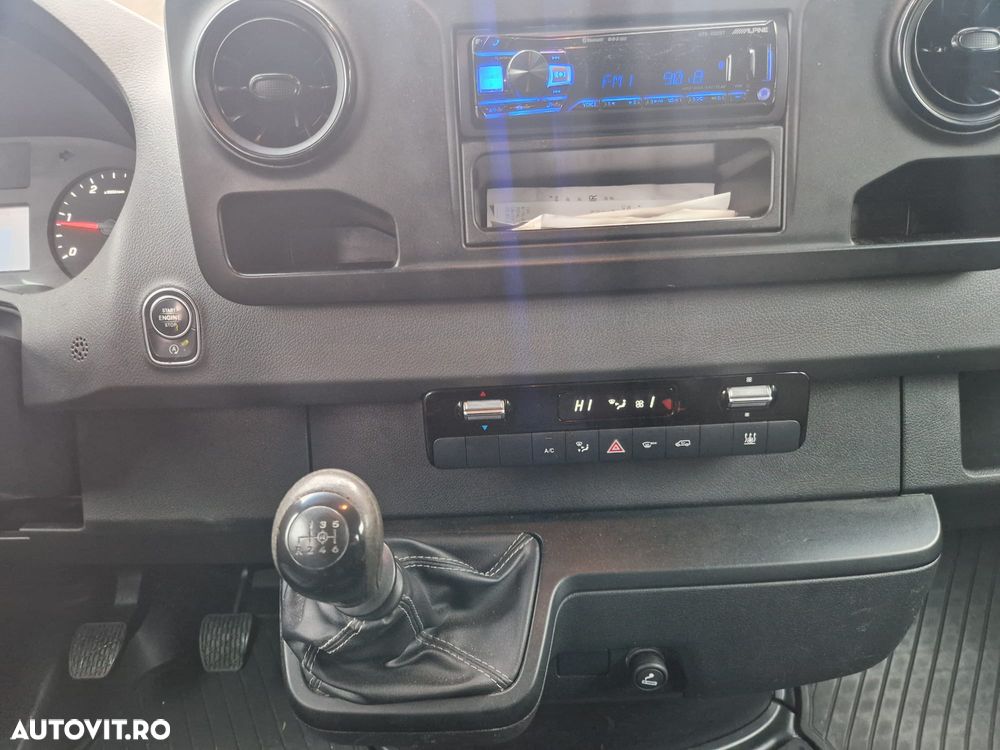 Mercedes-Benz Sprinter - 26