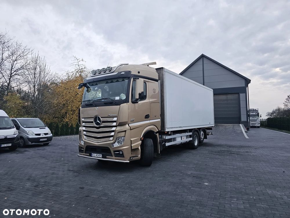 Mercedes-Benz Actros 2551 - 8