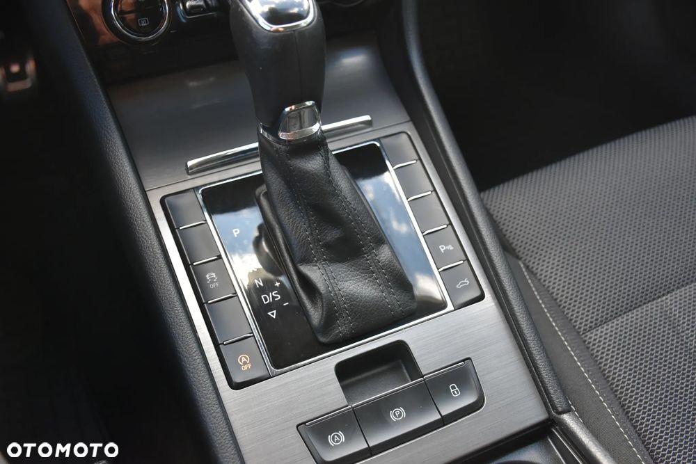 Skoda Superb 2.0 TDI DSG Ambition - 17