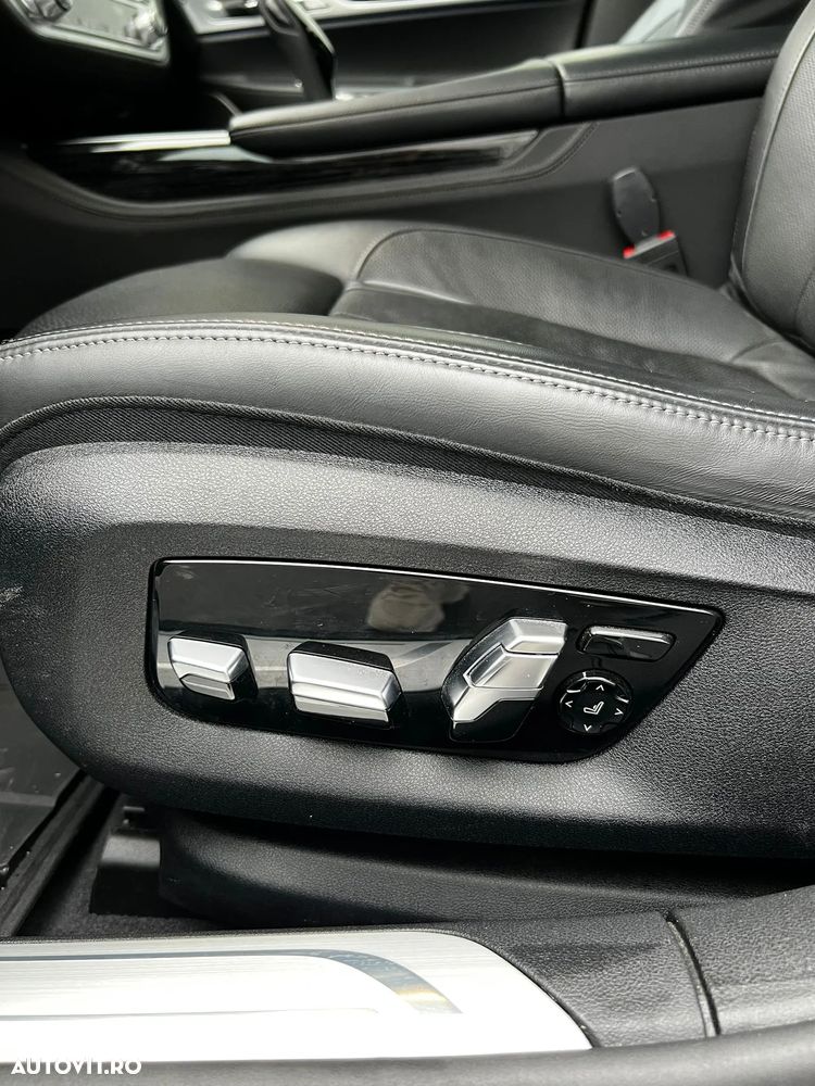 BMW Seria 7 730d xDrive MHEV - 19