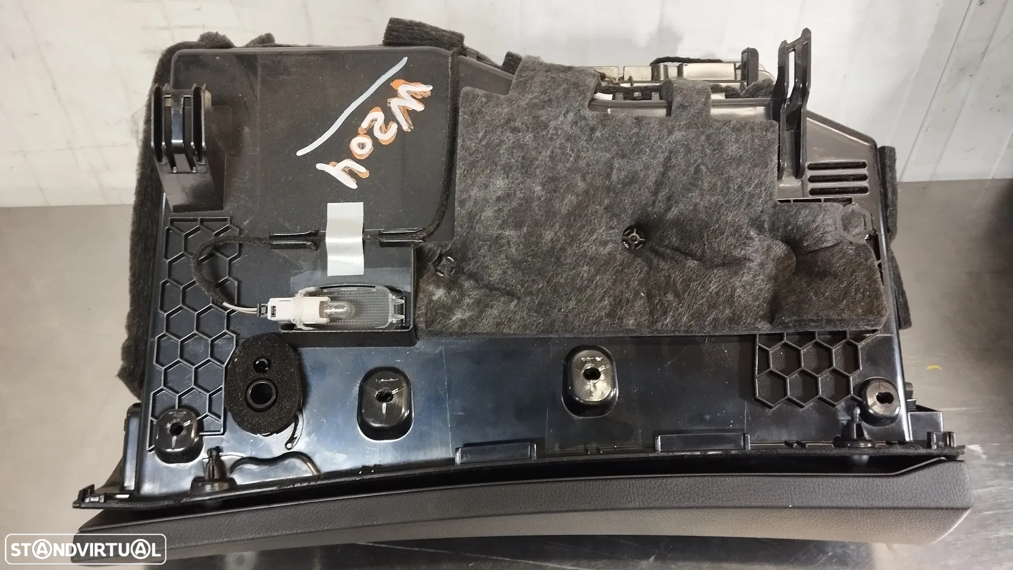 PORTA LUVAS MERCEDES CLASSE C W204 REF. A2046803391 - 2