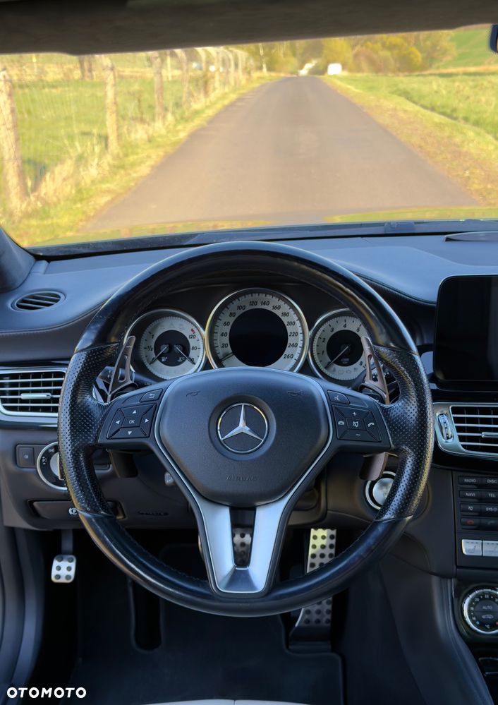 Mercedes-Benz CLS 500 4-Matic BlueEff - 29
