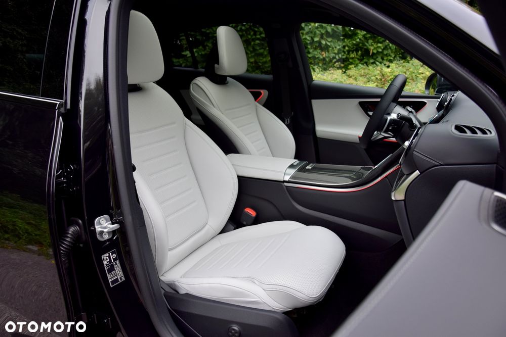 Mercedes-Benz GLC 300 mHEV 4-Matic AMG Line - 20