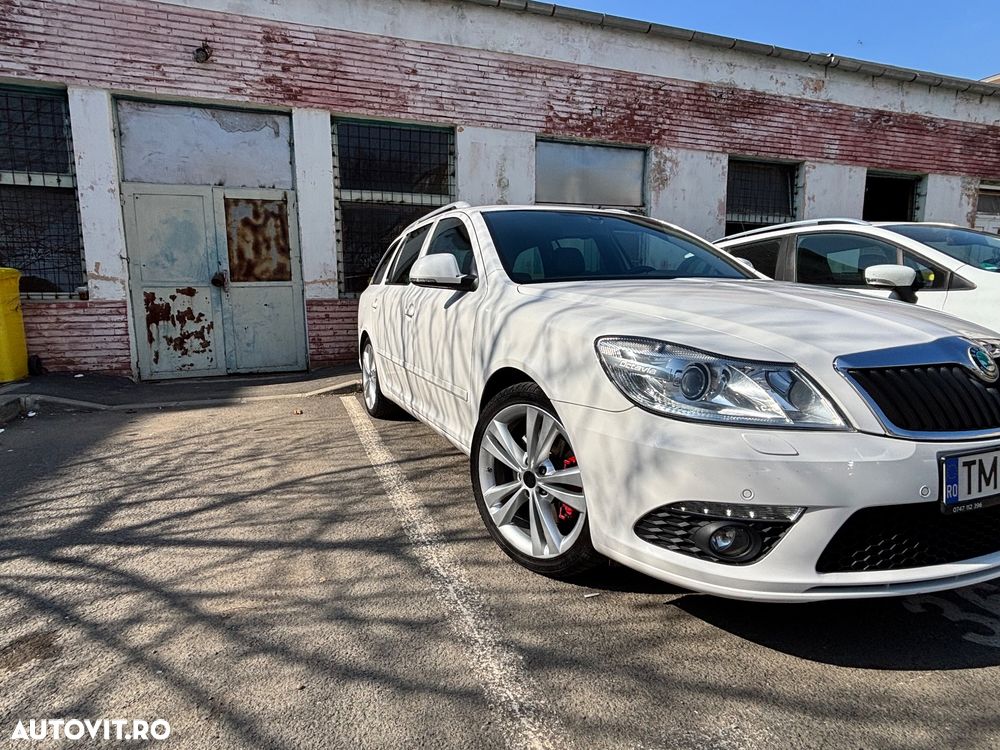 Skoda Octavia 2.0 TDI DPF DSG RS - 2