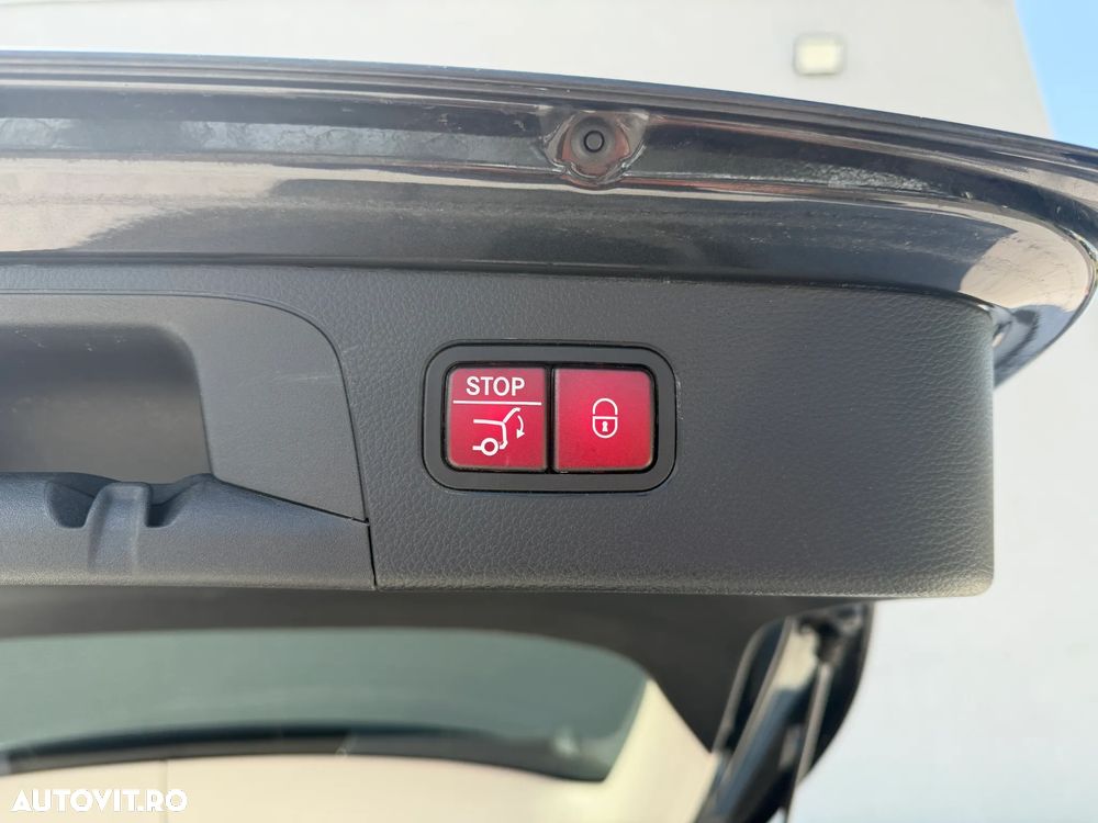 Mercedes-Benz GLC 300 e 4MATIC - 38