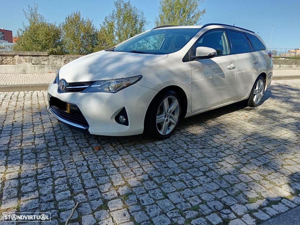Toyota Auris 1.4 D-4D Comfort+Pack Sport - 1