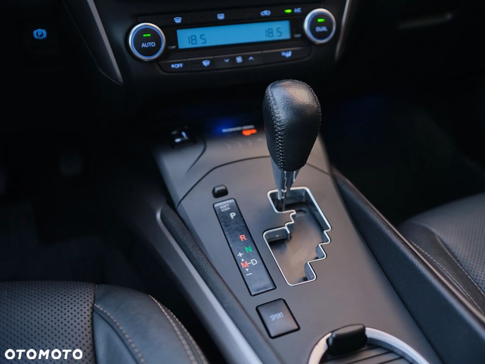 Toyota Avensis 2.0 Prestige MS - 19