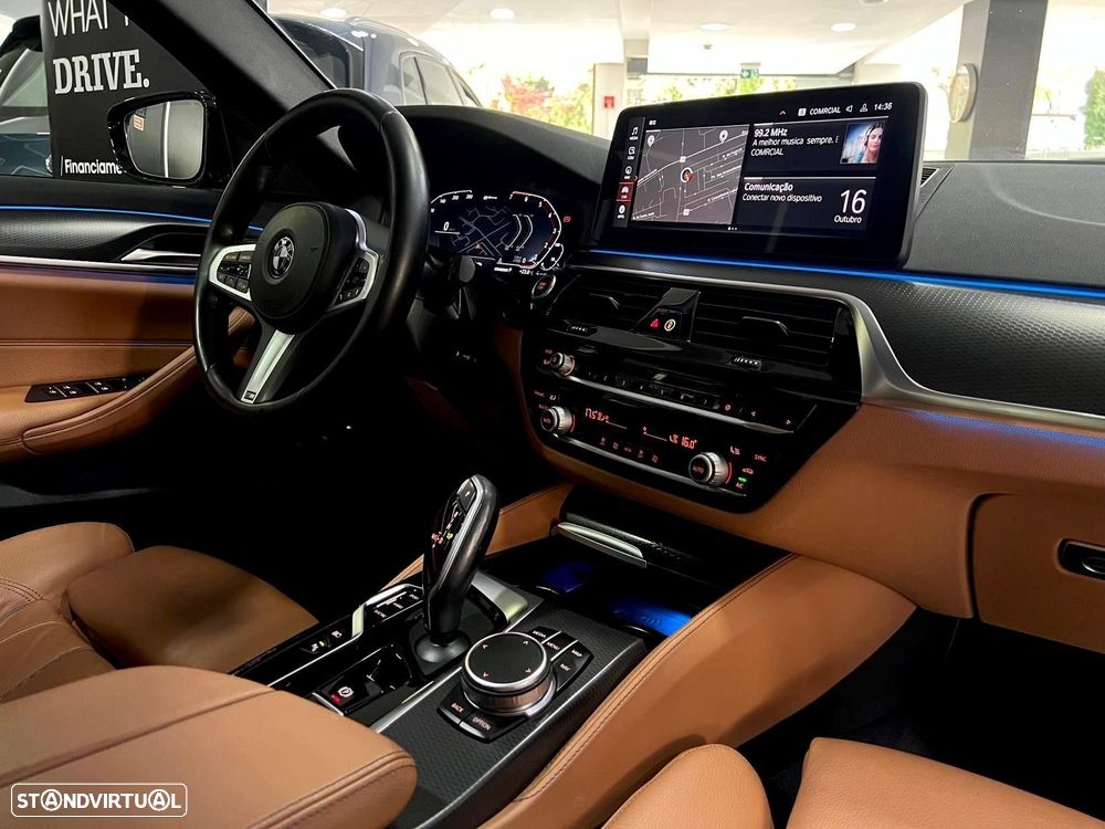 BMW 530 e Pack Desportivo M - 20