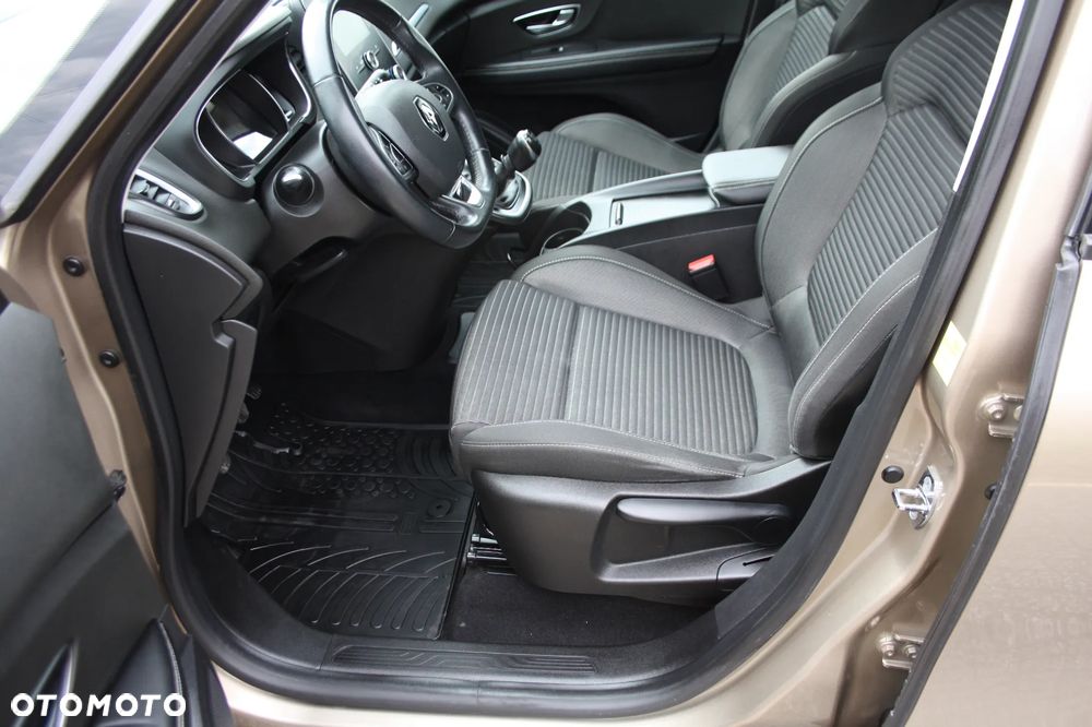 Renault Scenic - 8