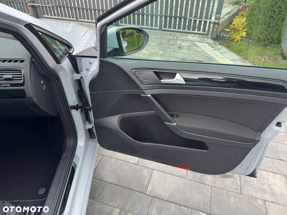 Volkswagen Golf 1.6 TDI SCR DSG Comfortline - 21