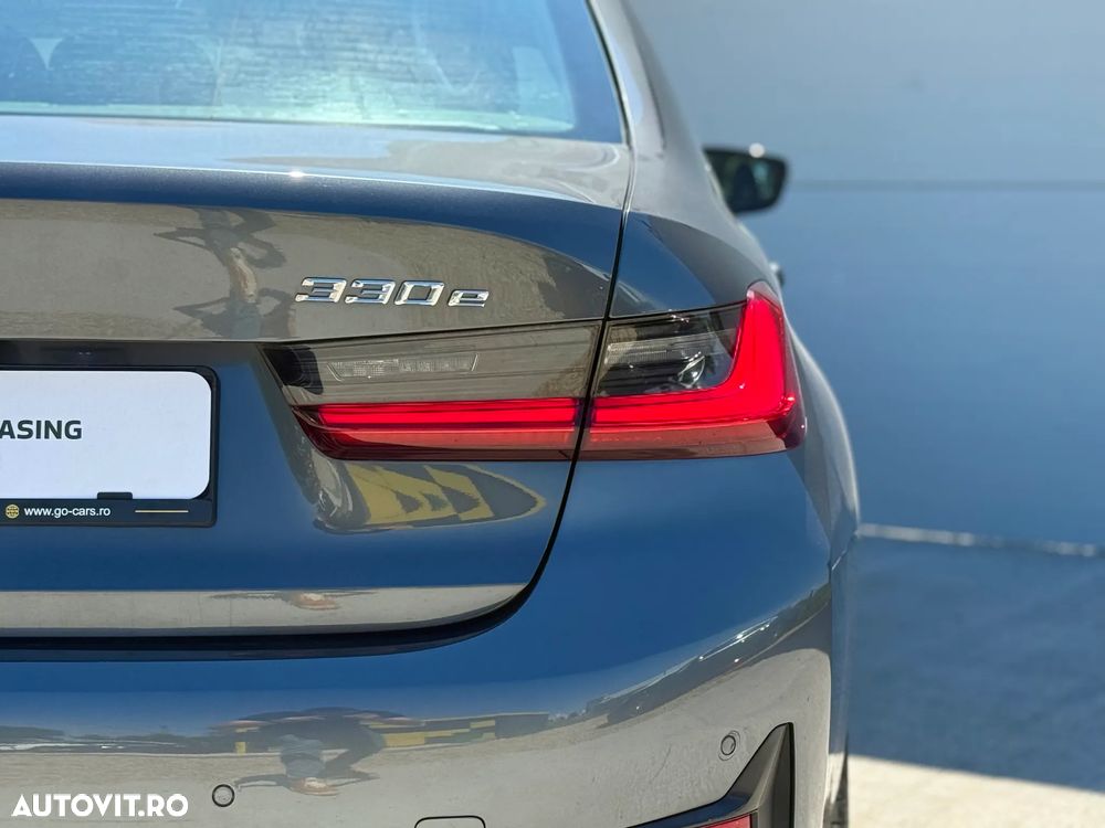 BMW Seria 3 330e Aut. Sport Line - 10