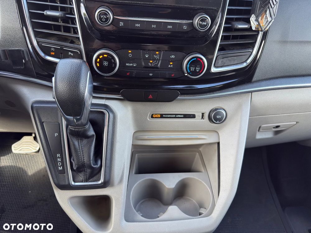 Ford Tourneo Custom - 13