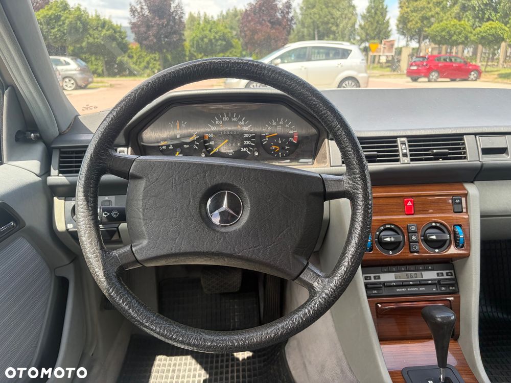 Mercedes-Benz W124 (1984-1993) - 22
