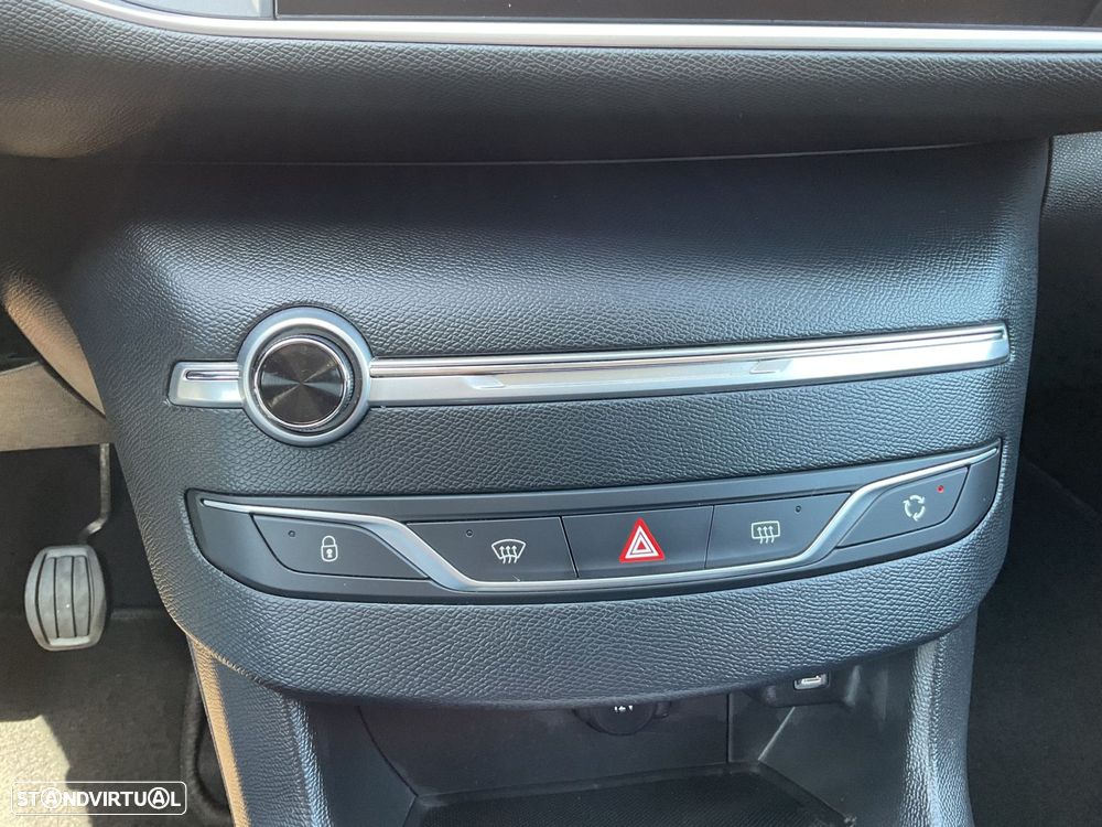 Peugeot 308 1.5 BlueHDi Style - 30