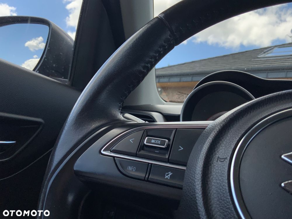 Suzuki Swift 1.2 Premium Plus CVT - 31