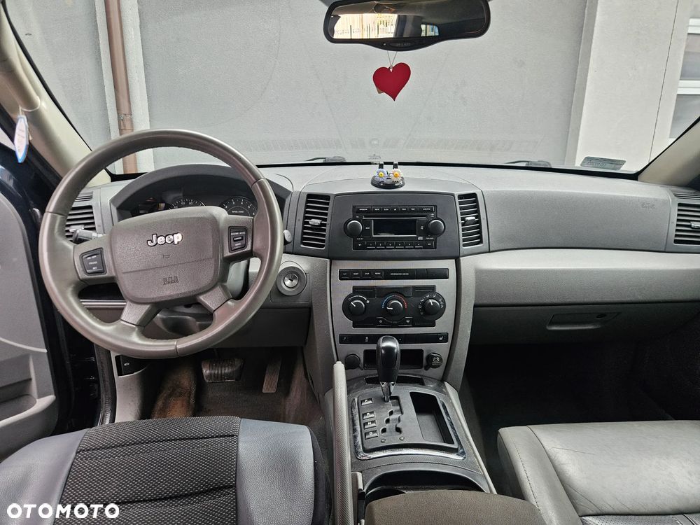 Jeep Grand Cherokee - 11