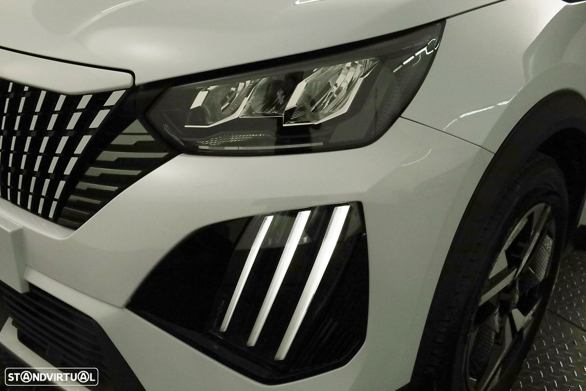 Peugeot 2008 1.2 PureTech Allure EAT8 - 5
