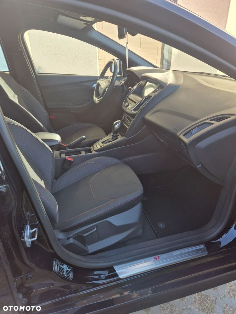 Ford Focus 1.5 EcoBlue Start-Stopp-System ST-LINE - 17