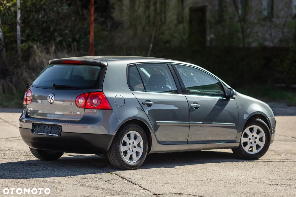 Volkswagen Golf 1.6 Comfortline - 12