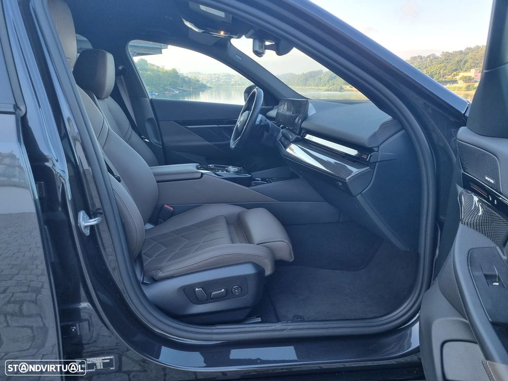 BMW 520 d Pack Desportivo M Pro - 23