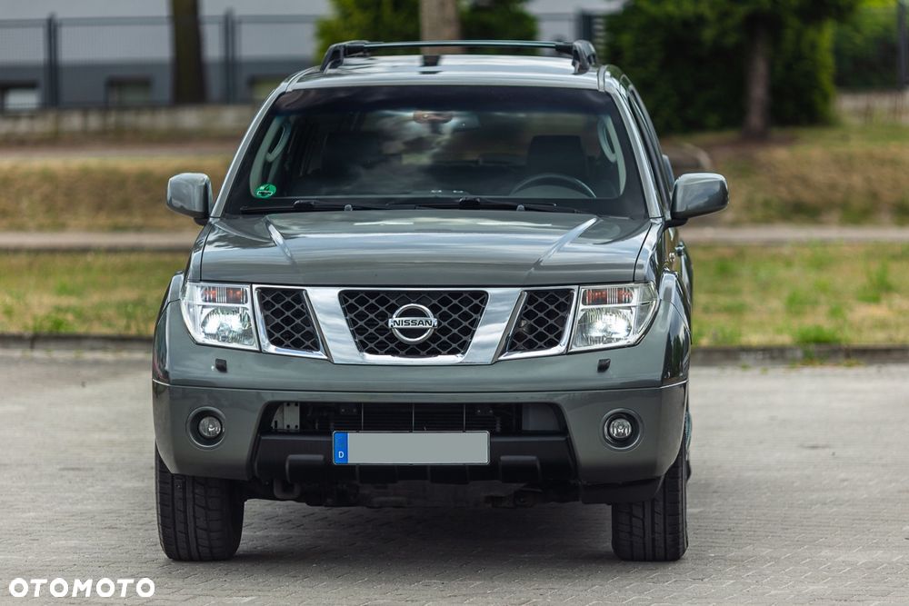 Nissan Pathfinder 2.5 D Platinum - 2