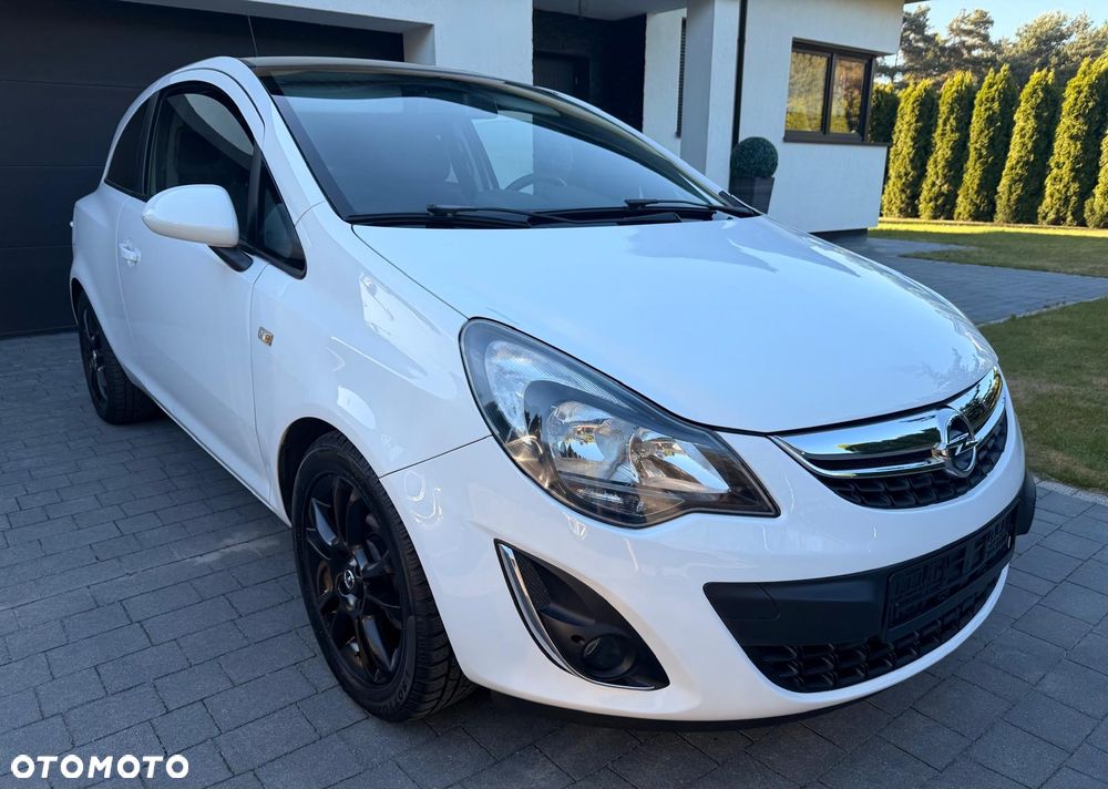 Opel Corsa 1.4 16V Color Edition - 1