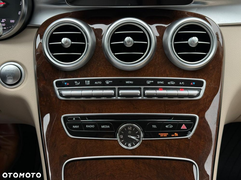 Mercedes-Benz Klasa C 200 4-Matic 7G-TRONIC - 23