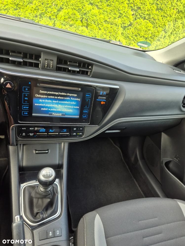 Toyota Auris - 14