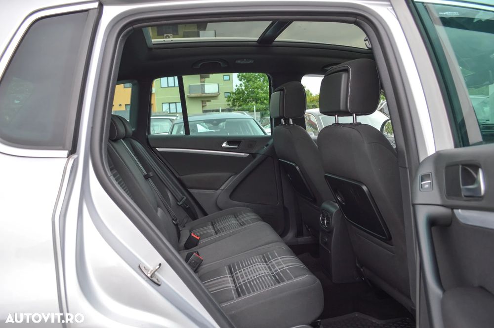 Volkswagen Tiguan 2.0 TDI SCR 4MOTION BlueMotion Technology DSG Sport & Style - 17