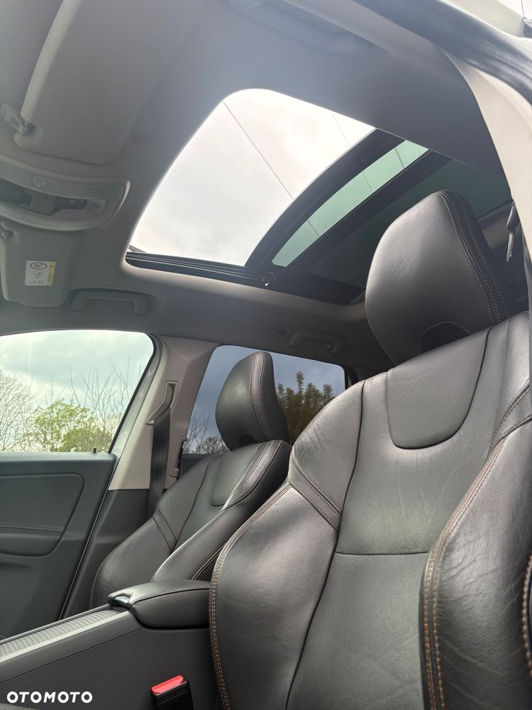 Volvo XC 60 D5 AWD Summum - 19