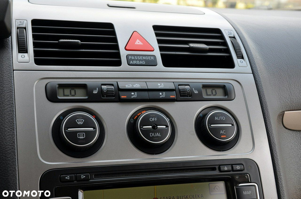 Volkswagen Touran - 33