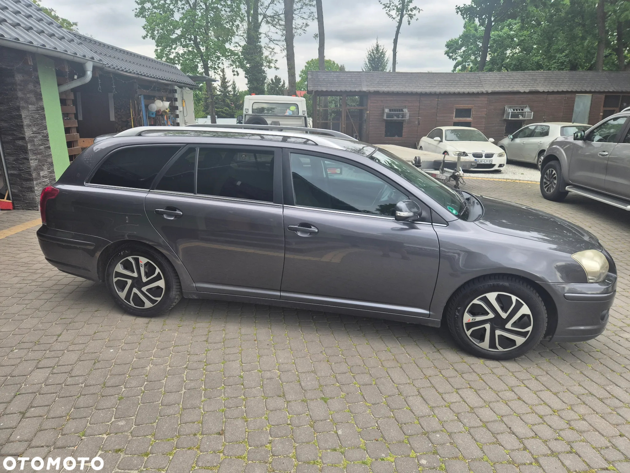 Toyota Avensis 2.0 Premium MS - 12
