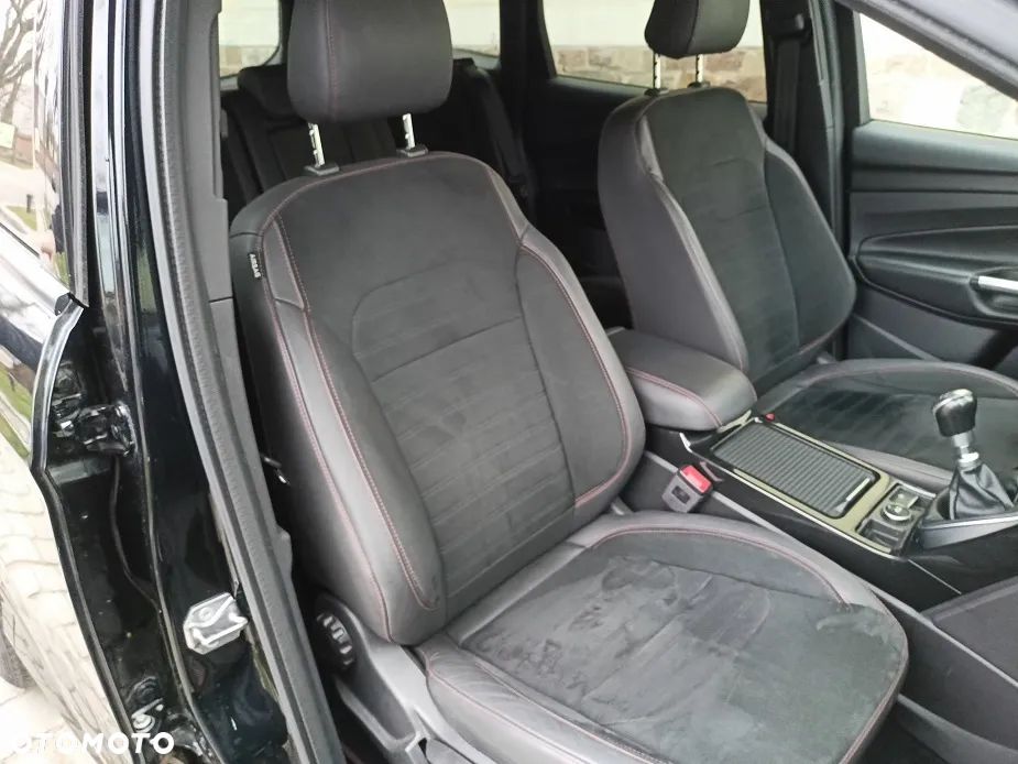 Ford Kuga 1.5 EcoBoost 2x4 ST-Line - 12