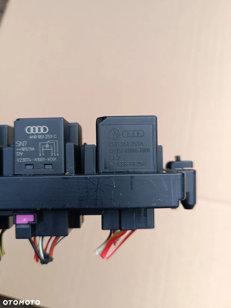 VW SCIROCCO III 08-14r SKRZYNKA BEZPIECZNIKÓW BEZPIECZNIK 645 4H0951253C 4H0951253A - 2