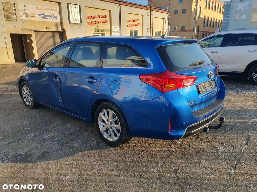 Toyota Auris 2.0 D-4D Life - 3